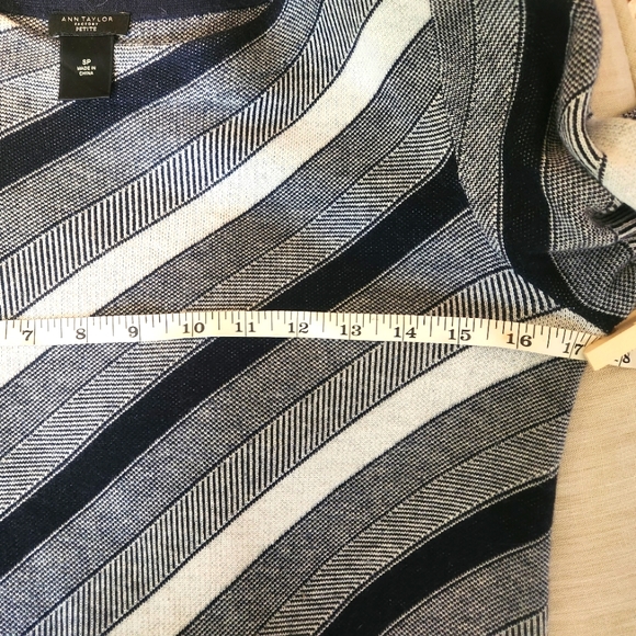 Anne Klein sweater dress - Picture 4 of 4